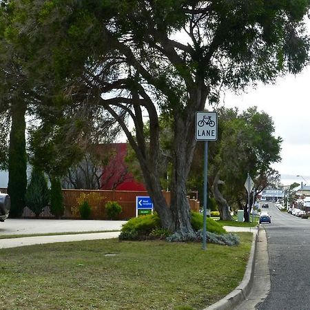 Inverloch Central Motor Inn Bagian luar foto