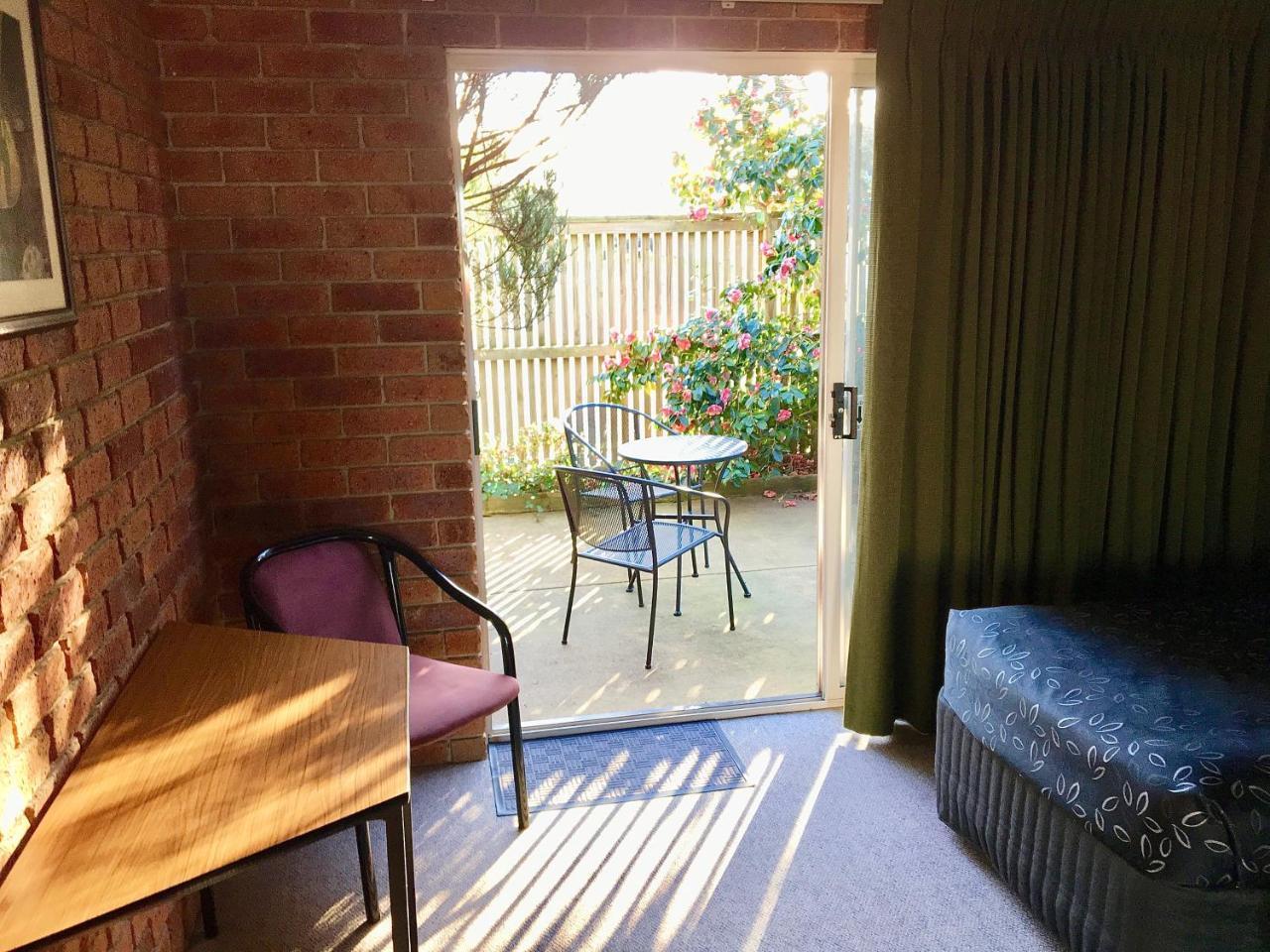 Inverloch Central Motor Inn Bagian luar foto